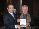 l'Avv. Luigi Stolfa premiato dal Sindaco di Ascoli Satriano Antonio Rolla